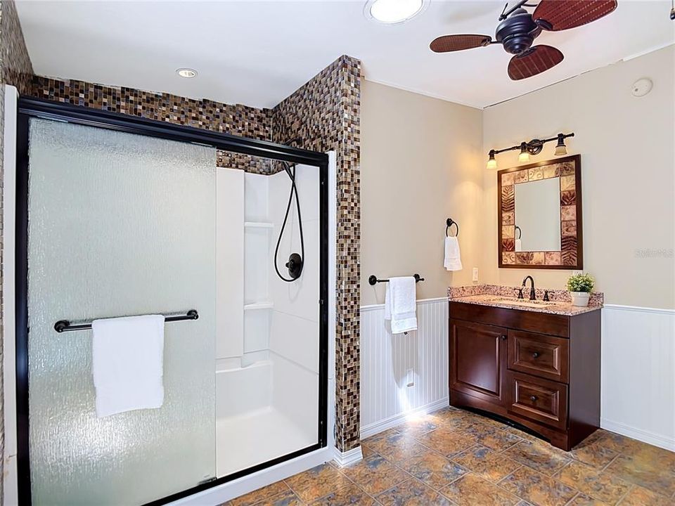 For Sale: $349,900 (4 beds, 3 baths, 2356 Square Feet)