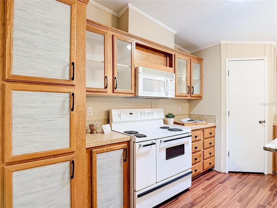 For Sale: $349,900 (4 beds, 3 baths, 2356 Square Feet)