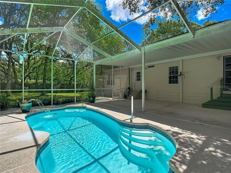 For Sale: $349,900 (4 beds, 3 baths, 2356 Square Feet)