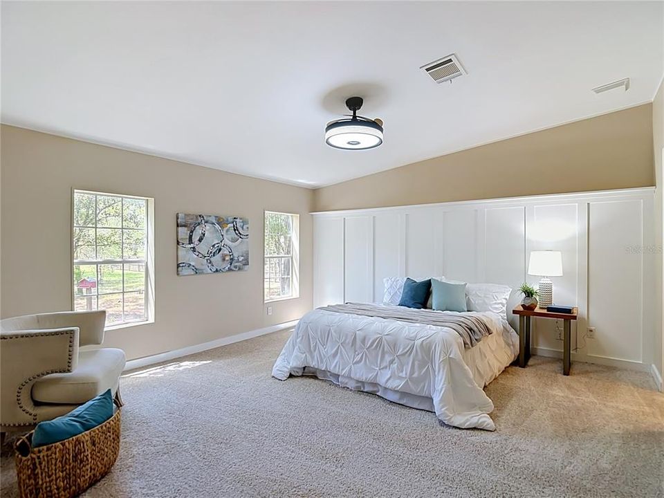 For Sale: $349,900 (4 beds, 3 baths, 2356 Square Feet)