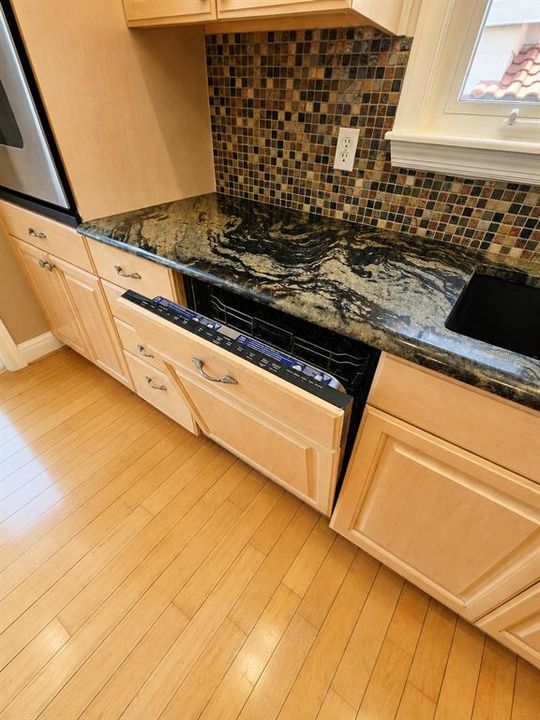 В аренду: $3,250 (2 спален, 2 ванн, 1629 Квадратных фут)