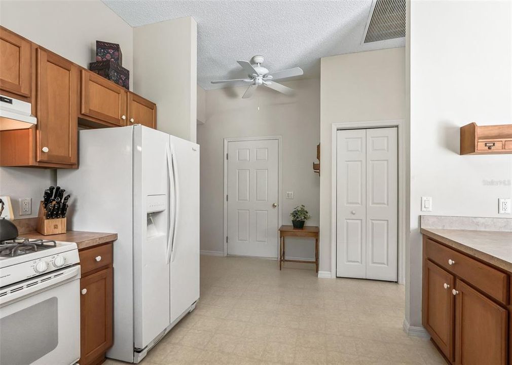 For Sale: $395,000 (3 beds, 2 baths, 1372 Square Feet)