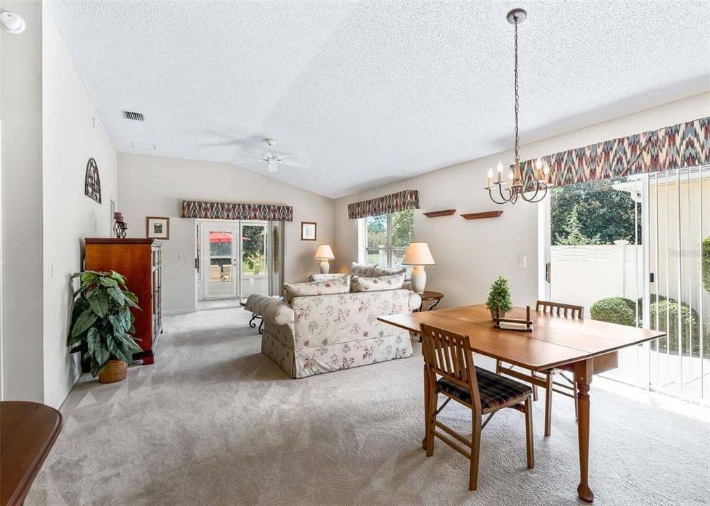For Sale: $395,000 (3 beds, 2 baths, 1372 Square Feet)