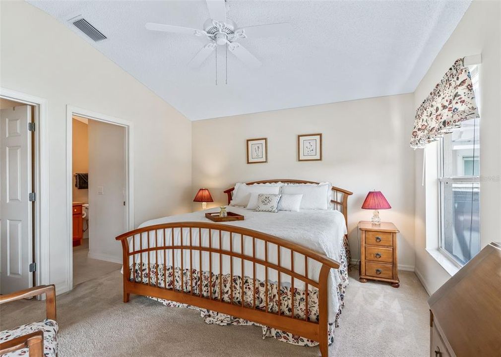 For Sale: $395,000 (3 beds, 2 baths, 1372 Square Feet)