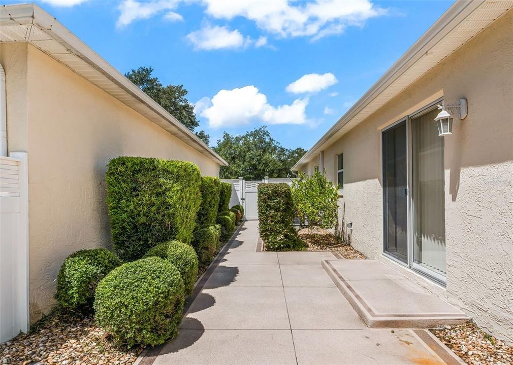 For Sale: $395,000 (3 beds, 2 baths, 1372 Square Feet)