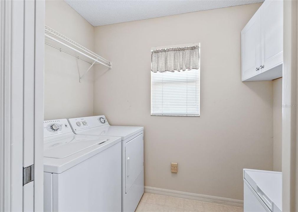 For Sale: $395,000 (3 beds, 2 baths, 1372 Square Feet)