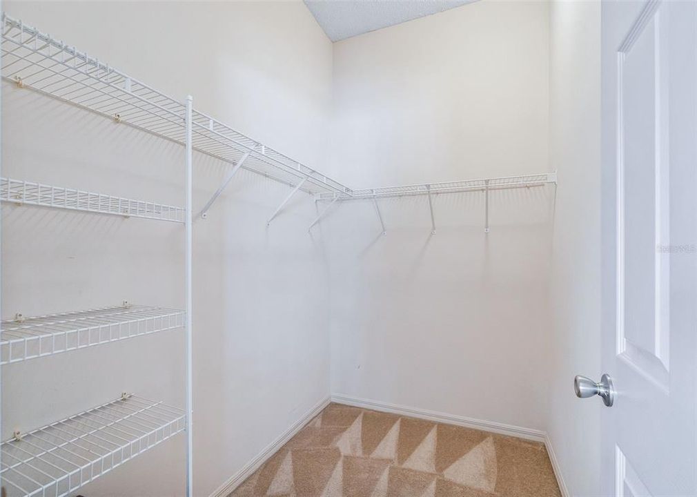 For Sale: $395,000 (3 beds, 2 baths, 1372 Square Feet)