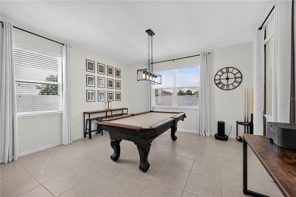 En Venta: $387,000 (4 camas, 2 baños, 2153 Pies cuadrados)