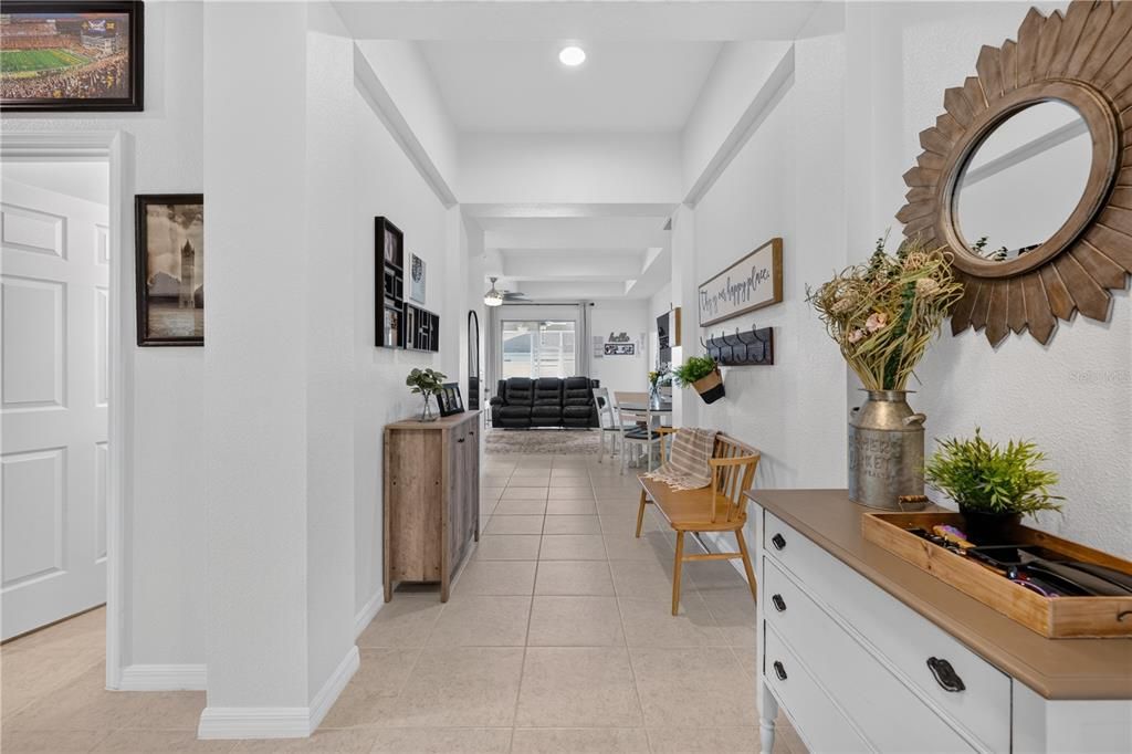 En Venta: $387,000 (4 camas, 2 baños, 2153 Pies cuadrados)