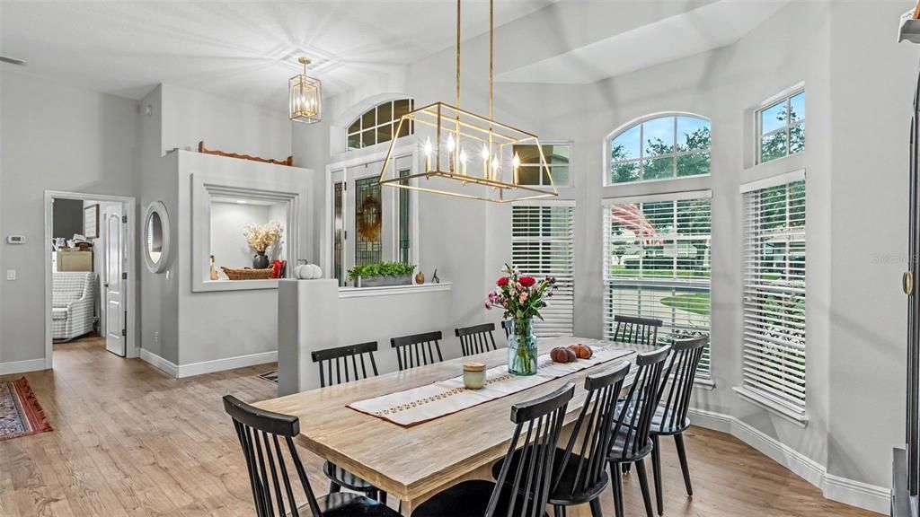 En Venta: $574,900 (4 camas, 3 baños, 2661 Pies cuadrados)