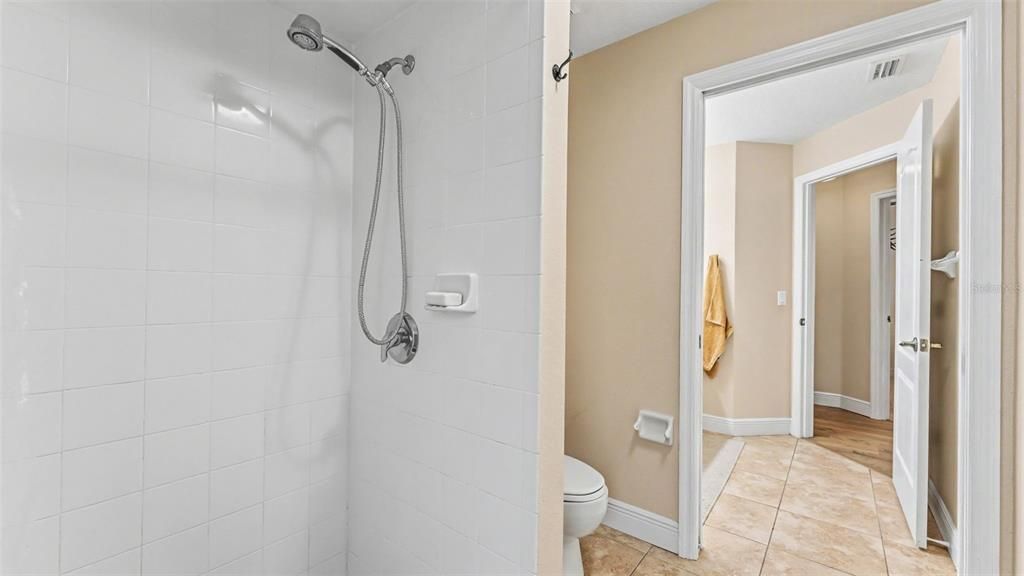 En Venta: $574,900 (4 camas, 3 baños, 2661 Pies cuadrados)