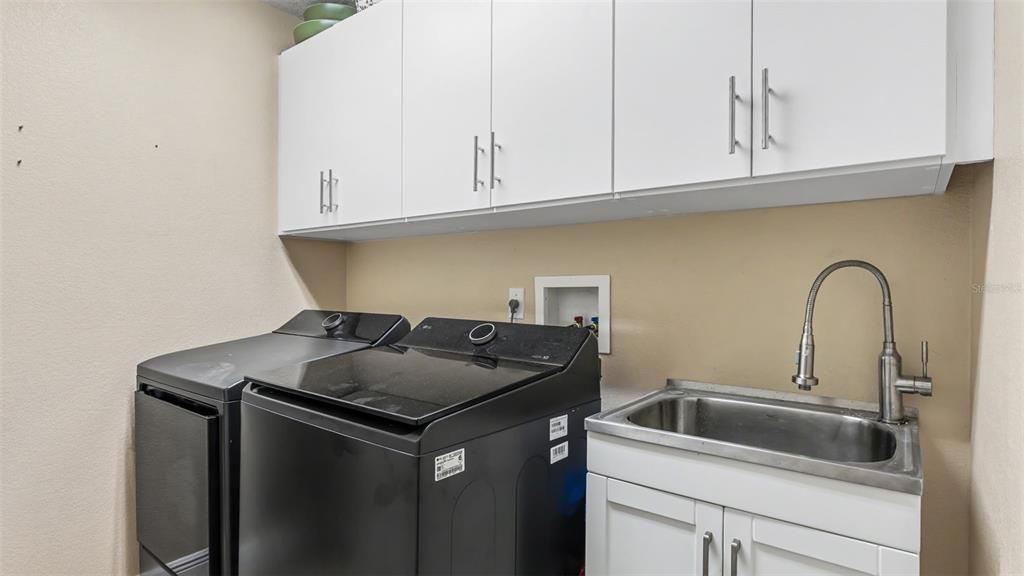 En Venta: $574,900 (4 camas, 3 baños, 2661 Pies cuadrados)