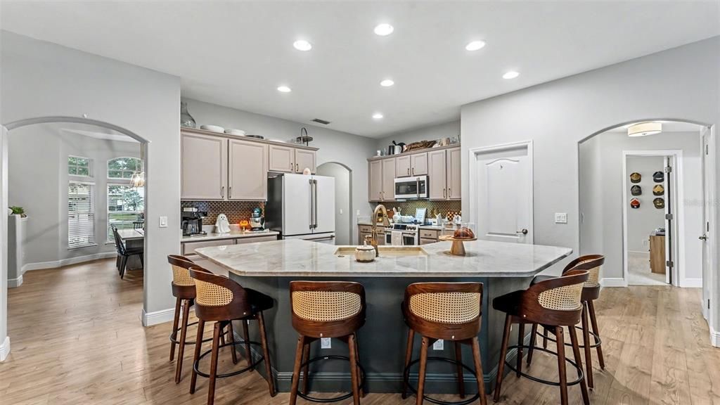 En Venta: $574,900 (4 camas, 3 baños, 2661 Pies cuadrados)