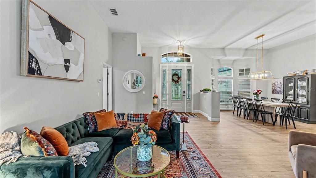 En Venta: $574,900 (4 camas, 3 baños, 2661 Pies cuadrados)