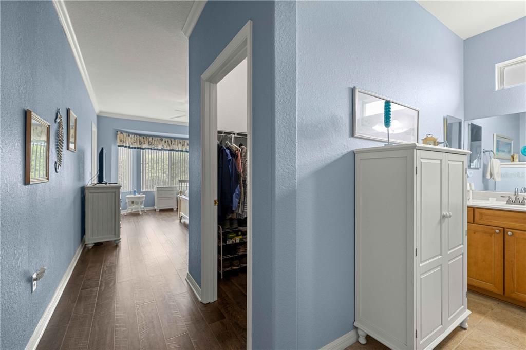 For Sale: $365,000 (2 beds, 2 baths, 1732 Square Feet)