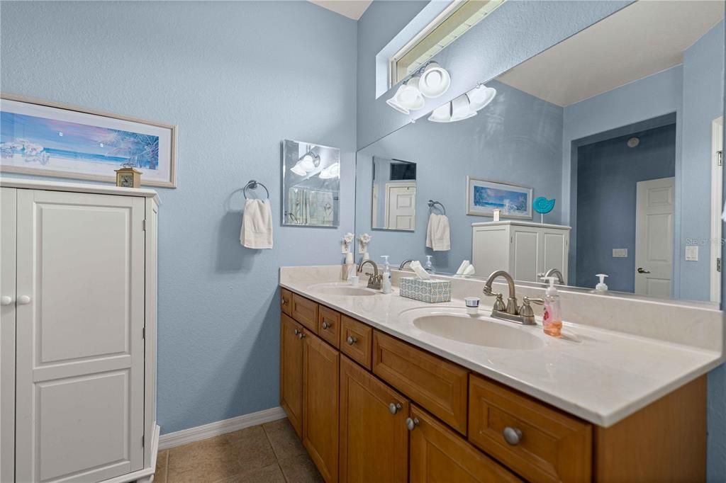 For Sale: $365,000 (2 beds, 2 baths, 1732 Square Feet)