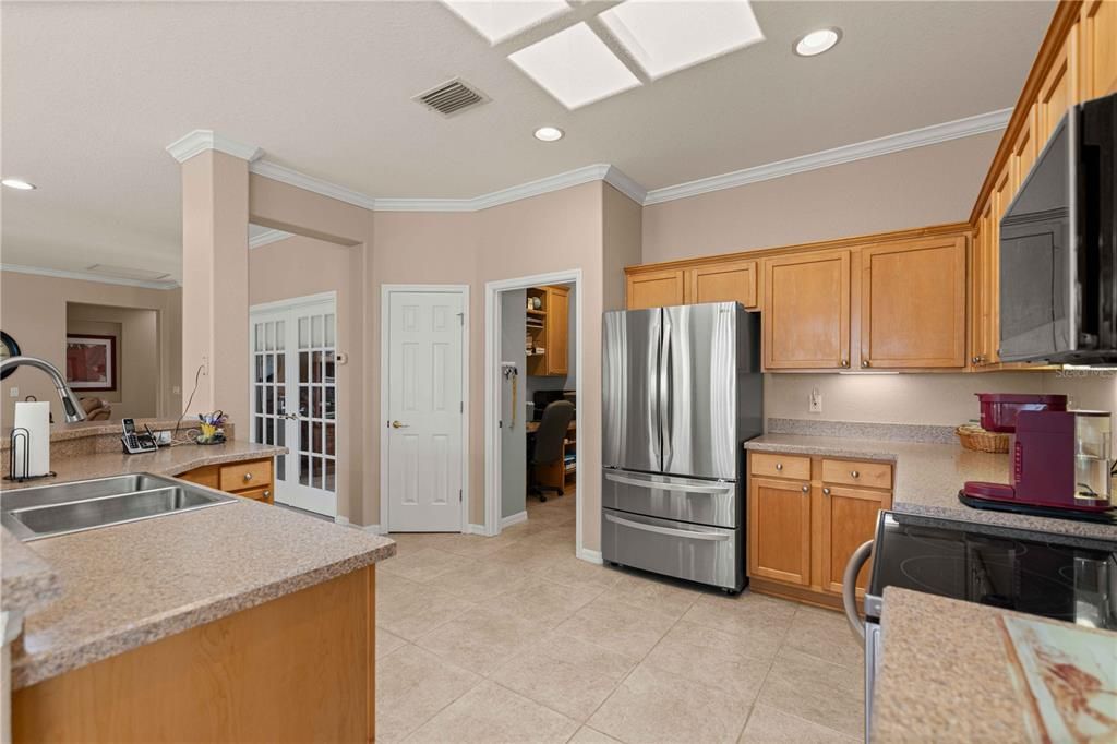 For Sale: $365,000 (2 beds, 2 baths, 1732 Square Feet)