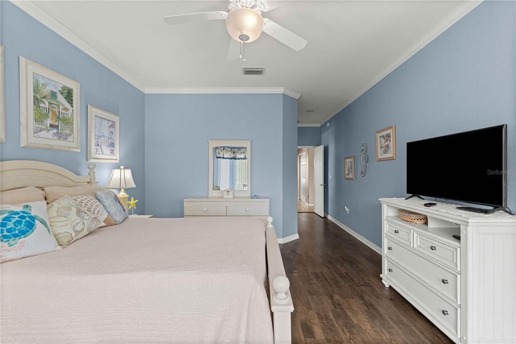 For Sale: $365,000 (2 beds, 2 baths, 1732 Square Feet)