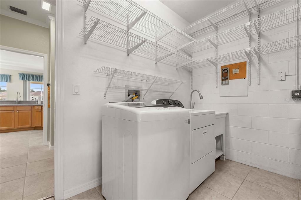 For Sale: $365,000 (2 beds, 2 baths, 1732 Square Feet)