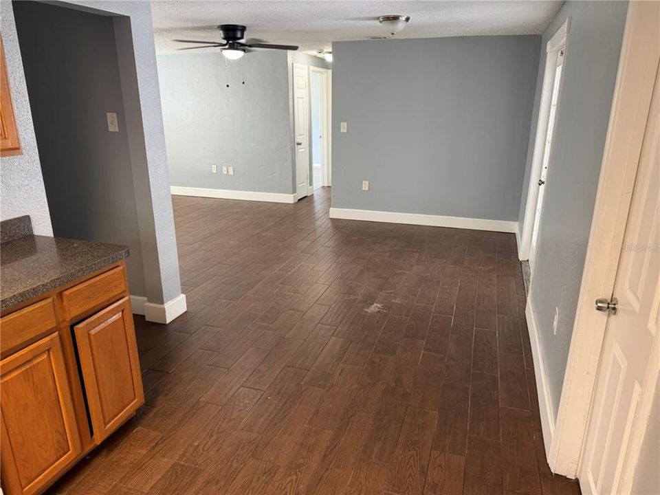 For Rent: $1,600 (3 beds, 2 baths, 1006 Square Feet)