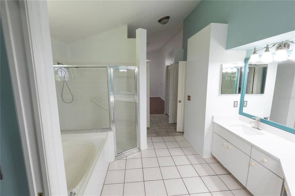 For Rent: $2,850 (4 beds, 2 baths, 2670 Square Feet)