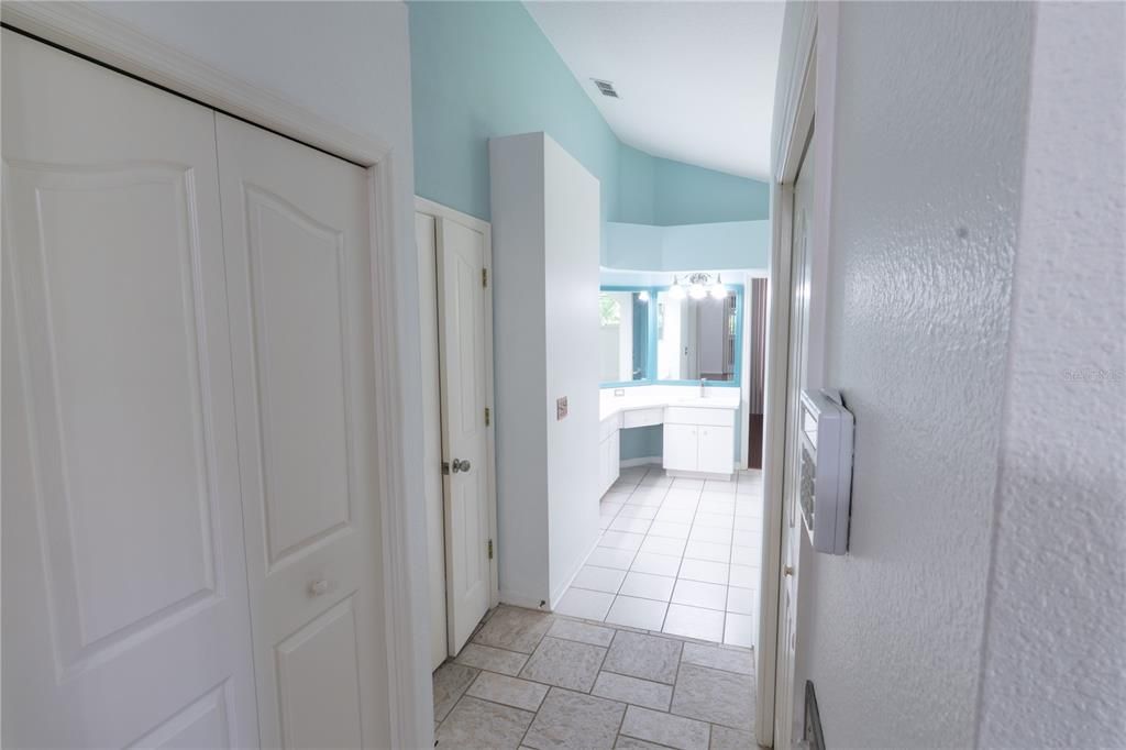 For Rent: $2,850 (4 beds, 2 baths, 2670 Square Feet)