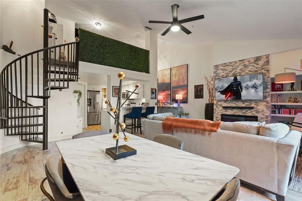 For Sale: $224,900 (2 beds, 2 baths, 1398 Square Feet)