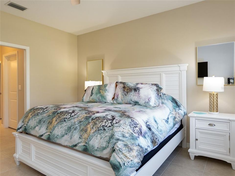 For Sale: $419,900 (2 beds, 2 baths, 1526 Square Feet)