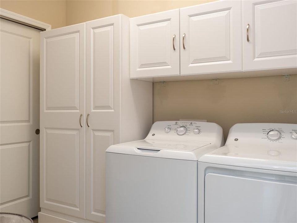 For Sale: $419,900 (2 beds, 2 baths, 1526 Square Feet)