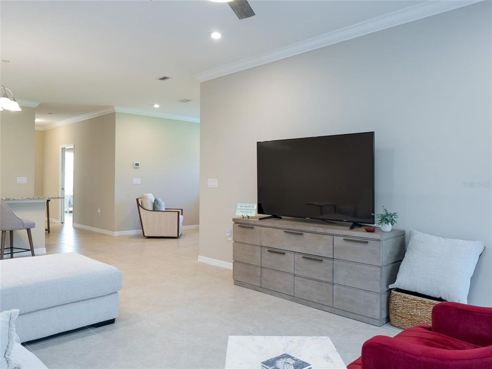 For Sale: $419,900 (2 beds, 2 baths, 1526 Square Feet)