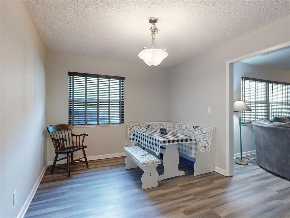 For Sale: $370,000 (3 beds, 2 baths, 1712 Square Feet)