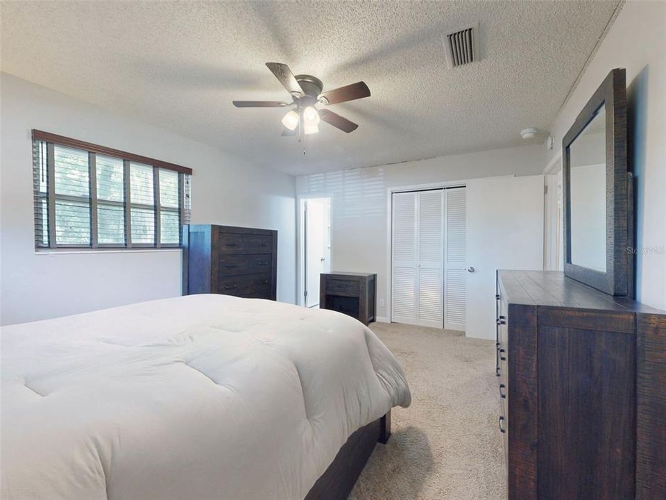 For Sale: $370,000 (3 beds, 2 baths, 1712 Square Feet)