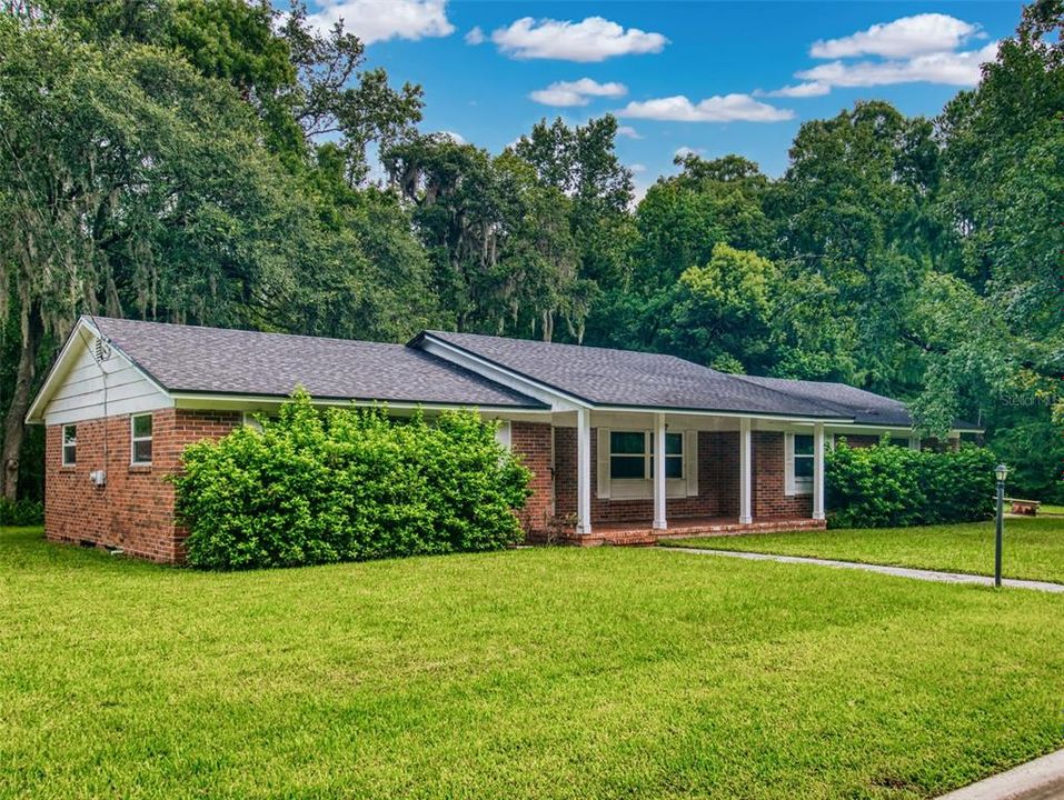 For Sale: $370,000 (3 beds, 2 baths, 1712 Square Feet)