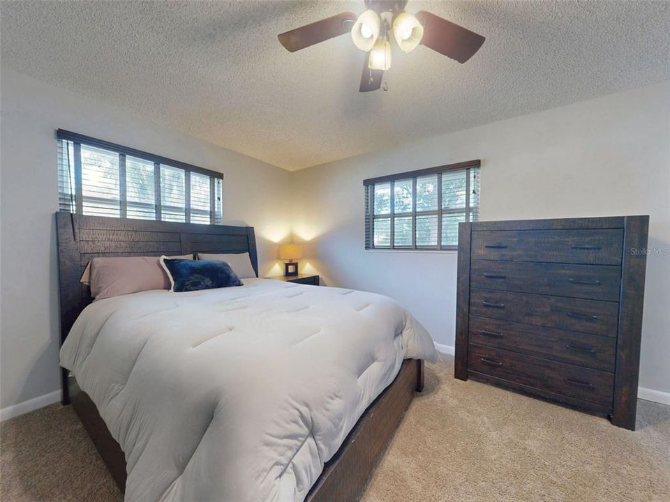 For Sale: $370,000 (3 beds, 2 baths, 1712 Square Feet)