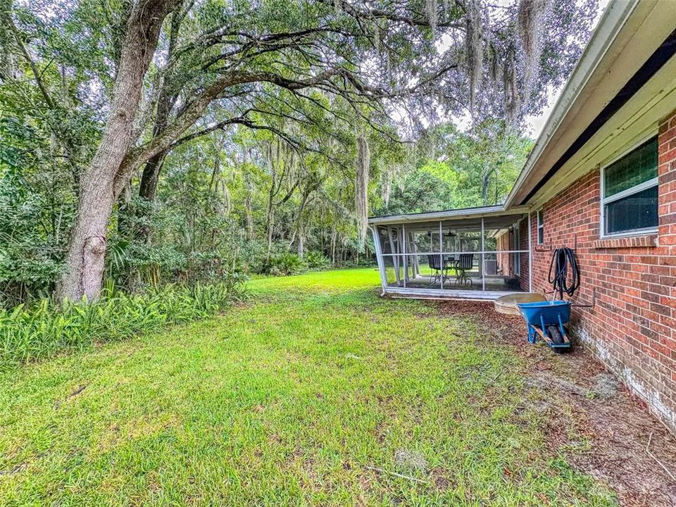 For Sale: $370,000 (3 beds, 2 baths, 1712 Square Feet)
