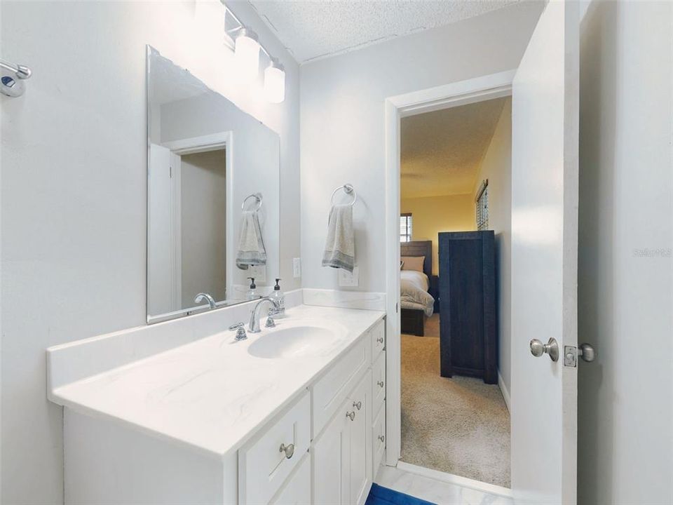 For Sale: $370,000 (3 beds, 2 baths, 1712 Square Feet)