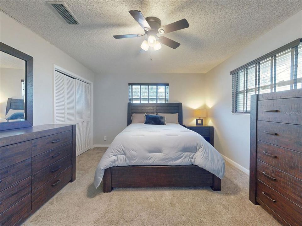 For Sale: $370,000 (3 beds, 2 baths, 1712 Square Feet)