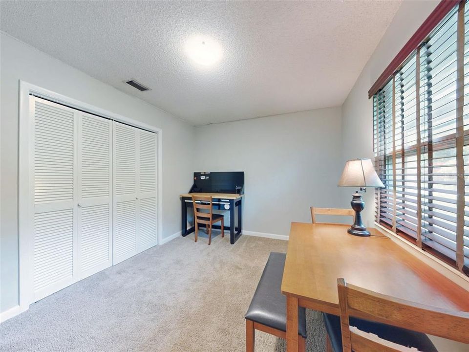 For Sale: $370,000 (3 beds, 2 baths, 1712 Square Feet)