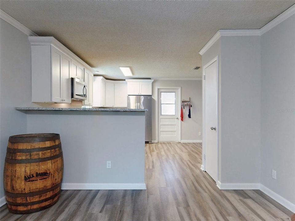 For Sale: $370,000 (3 beds, 2 baths, 1712 Square Feet)