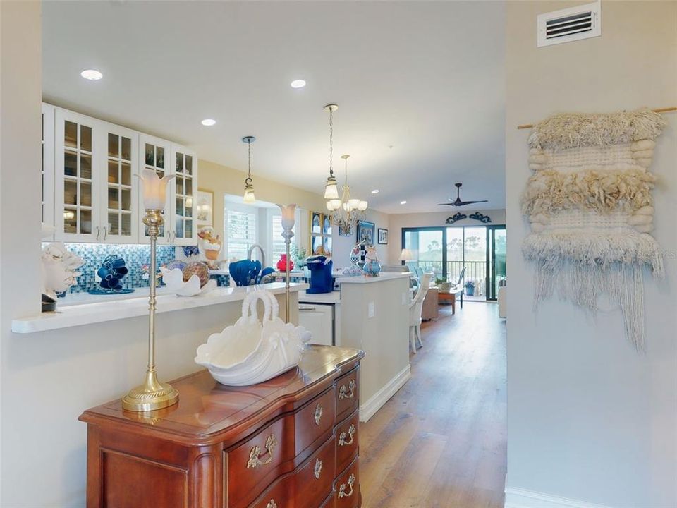Active With Contract: $525,000 (2 beds, 2 baths, 1068 Square Feet)