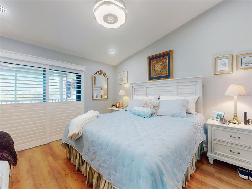 Active With Contract: $525,000 (2 beds, 2 baths, 1068 Square Feet)