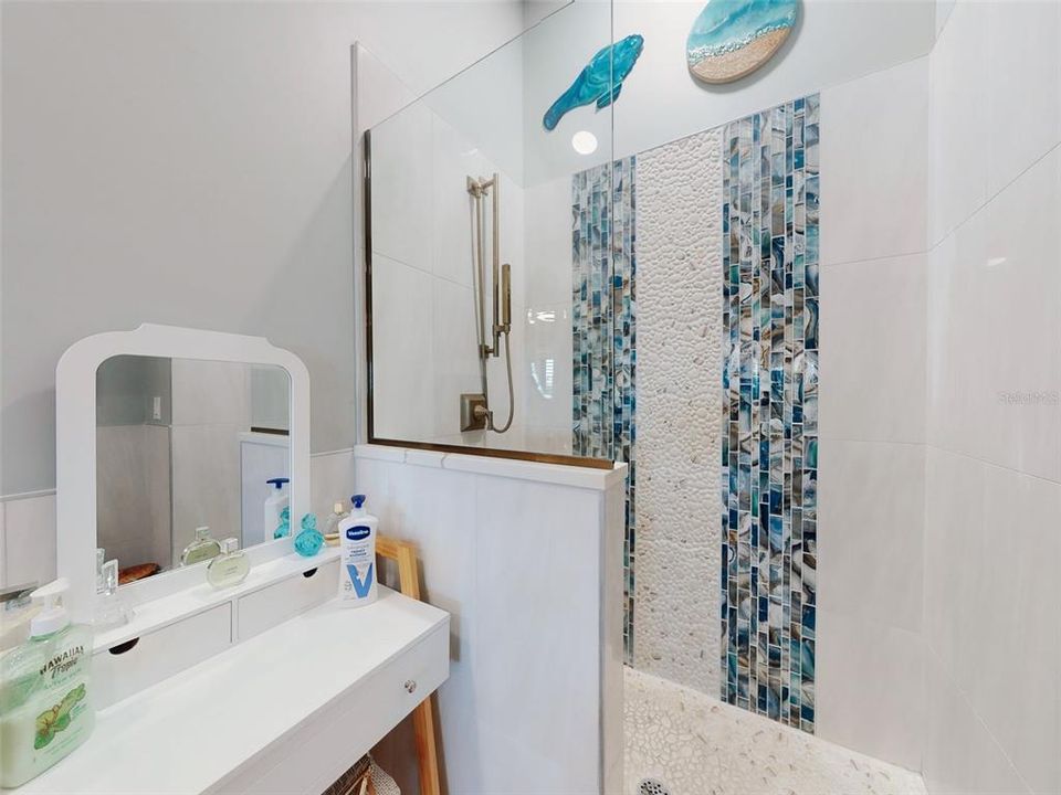 Active With Contract: $525,000 (2 beds, 2 baths, 1068 Square Feet)