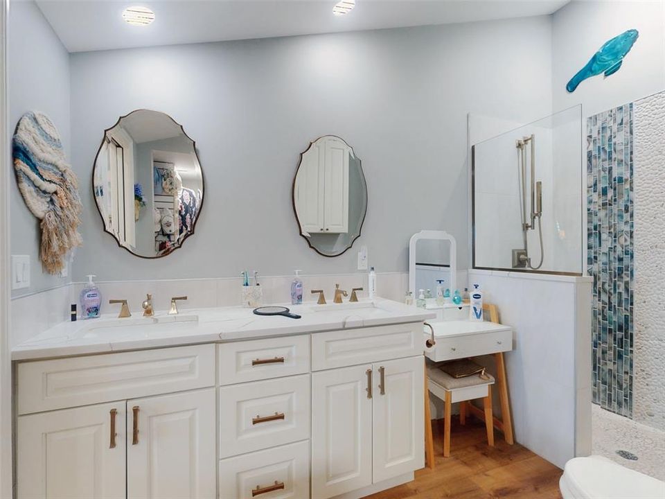 Active With Contract: $525,000 (2 beds, 2 baths, 1068 Square Feet)
