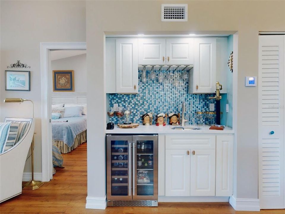 Active With Contract: $525,000 (2 beds, 2 baths, 1068 Square Feet)