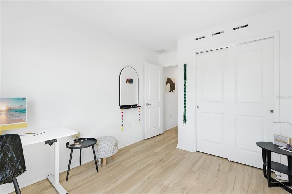 For Rent: $5,800 (3 beds, 2 baths, 1373 Square Feet)