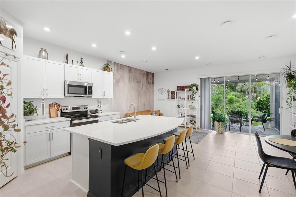 For Rent: $5,800 (3 beds, 2 baths, 1373 Square Feet)