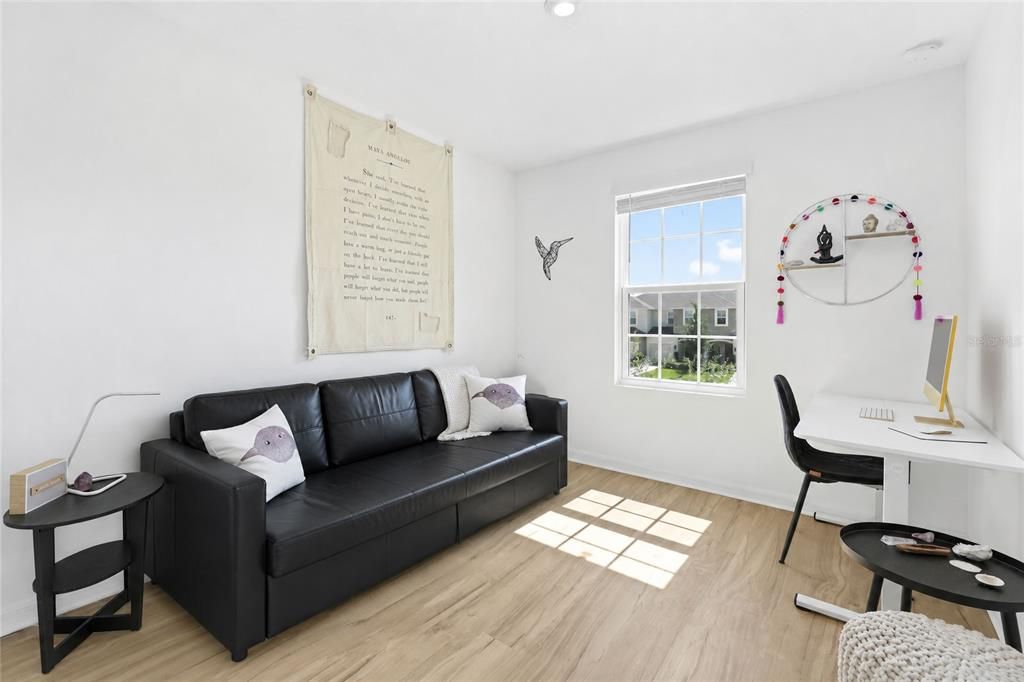 For Rent: $5,800 (3 beds, 2 baths, 1373 Square Feet)