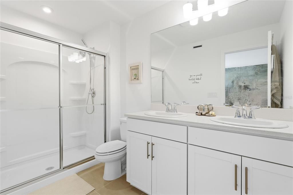 For Rent: $5,800 (3 beds, 2 baths, 1373 Square Feet)