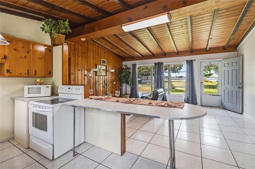 В аренду: $2,800 (2 спален, 1 ванн, 950 Квадратных фут)