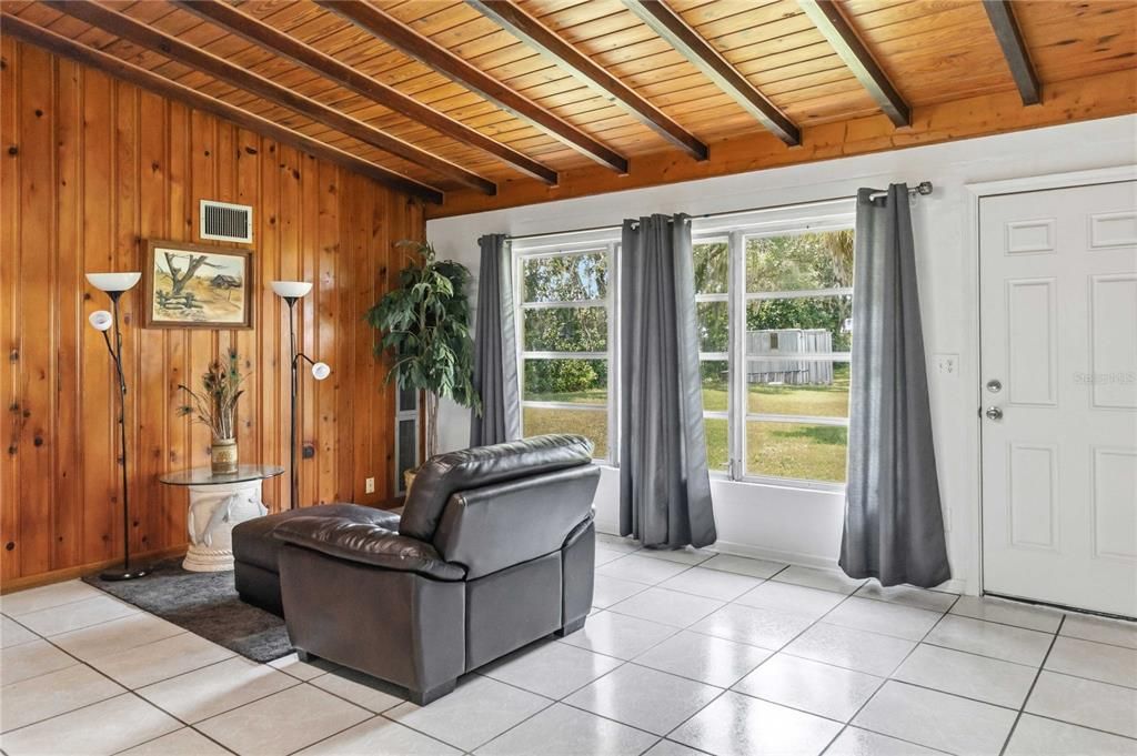 В аренду: $2,800 (2 спален, 1 ванн, 950 Квадратных фут)